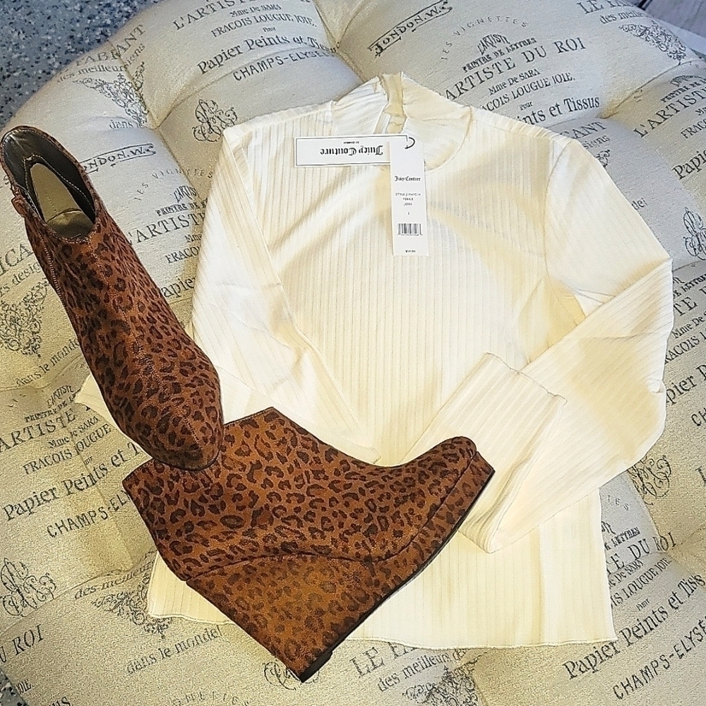 𝅺juicy Couture Top  NWT